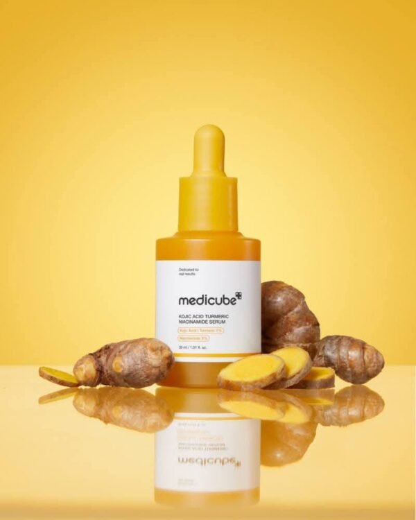 MEDICUBE KOJIC ACID TURMERIC NIACINAMIDE SERUM  30ML